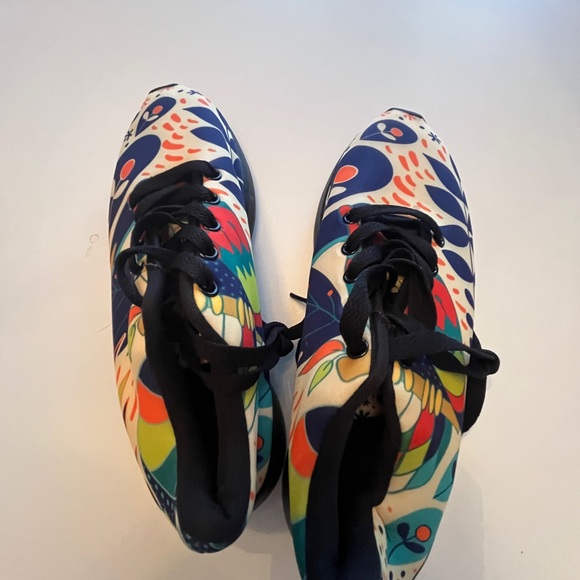 Colorful Patterned Sneakers - Picture 5 of 8